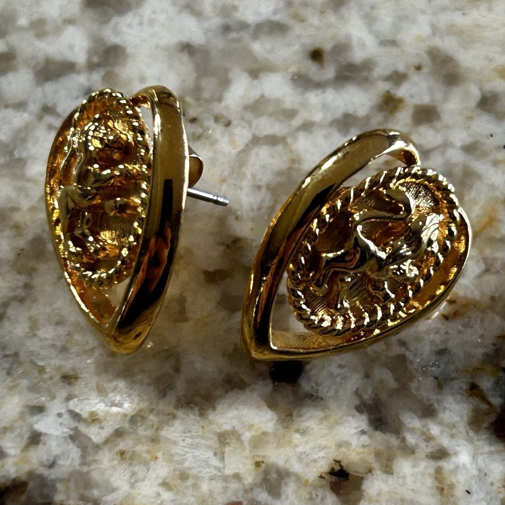 Vintage Gold Pegasus Heart Earrings Mythical Winged Horse Studs rope-style - Picture 3 of 5